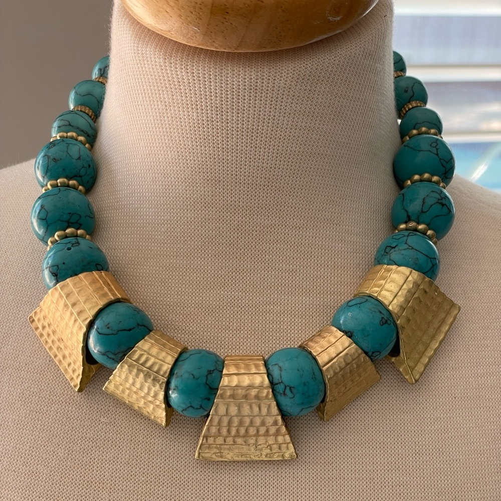 Beautiful chunky gold and turquoise colored beads - Picture 1 of 4